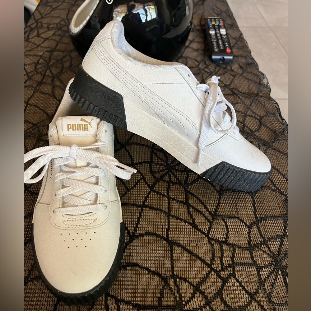 Puma Carina 2.0 Lady Sneaker Size 8